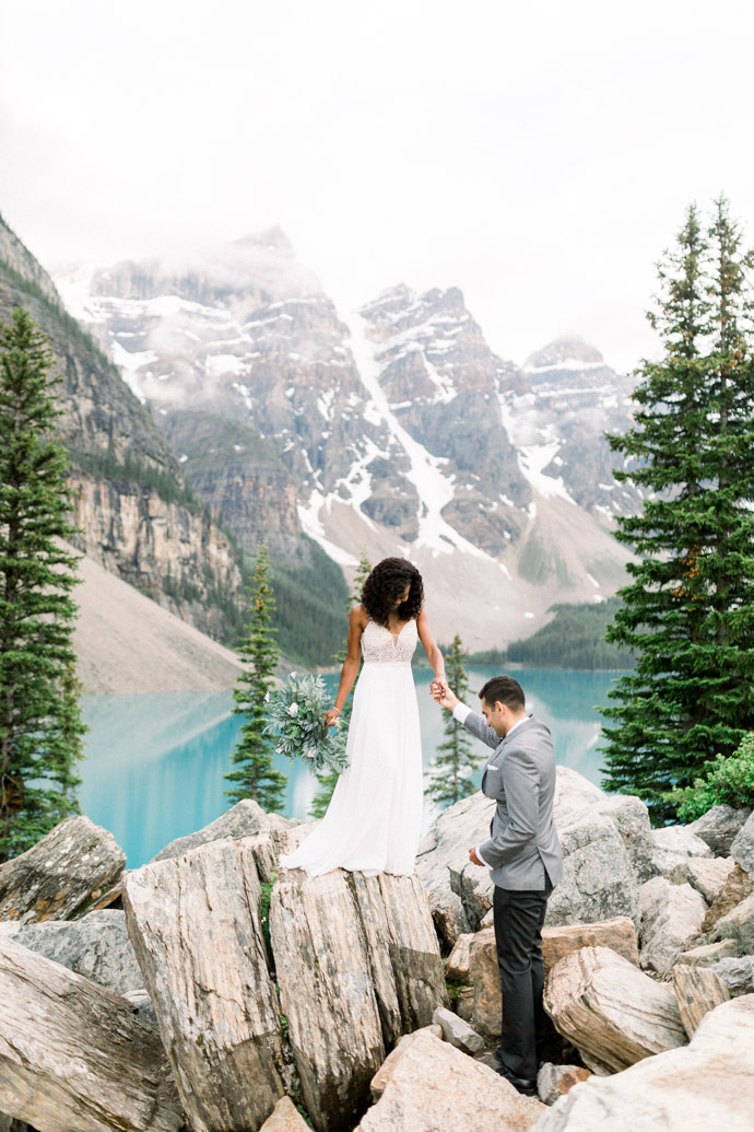 engagement session at moraine lake
